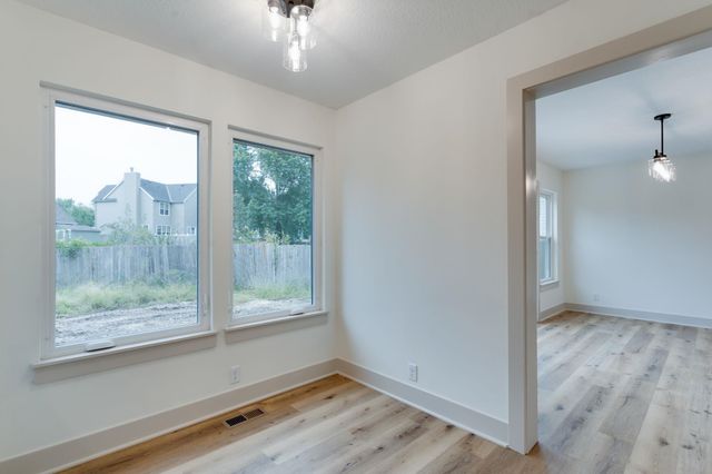 2630 N Parkwood Ln, Wichita, KS 67220