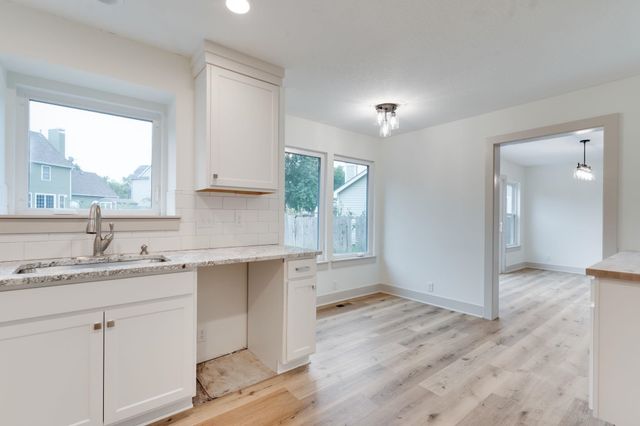 2630 N Parkwood Ln, Wichita, KS 67220