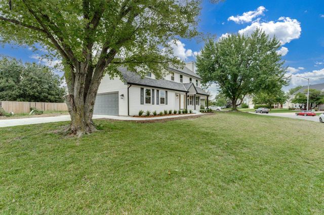 2630 N Parkwood Ln, Wichita, KS 67220