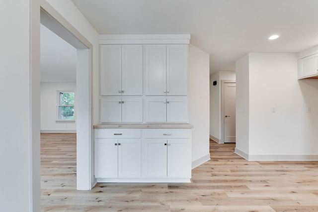 2630 N Parkwood Ln, Wichita, KS 67220