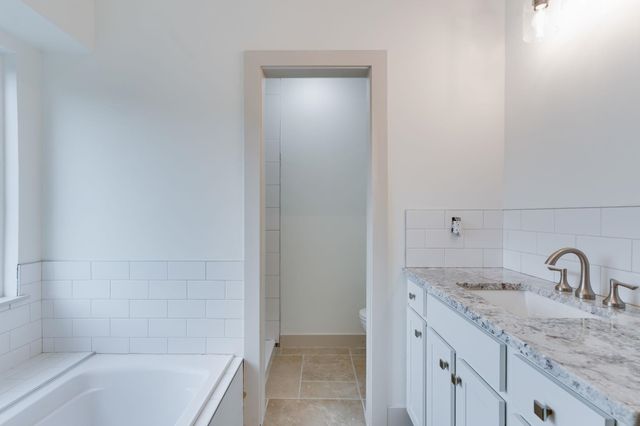 2630 N Parkwood Ln, Wichita, KS 67220