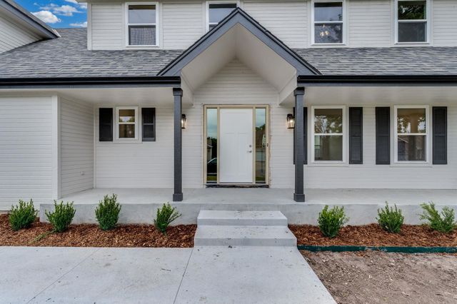 2630 N Parkwood Ln, Wichita, KS 67220