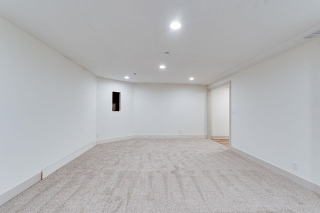 2630 N Parkwood Ln, Wichita, KS 67220