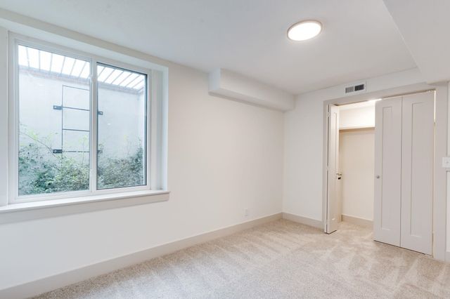 2630 N Parkwood Ln, Wichita, KS 67220