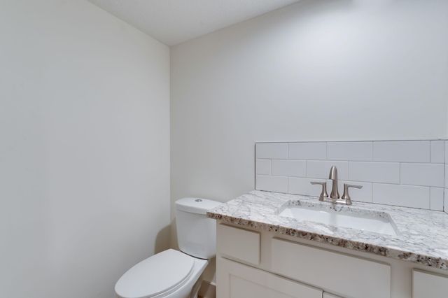 2630 N Parkwood Ln, Wichita, KS 67220