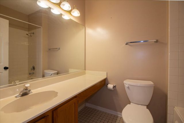 1216 Tennyson Lane 1216, Naperville, IL 60540