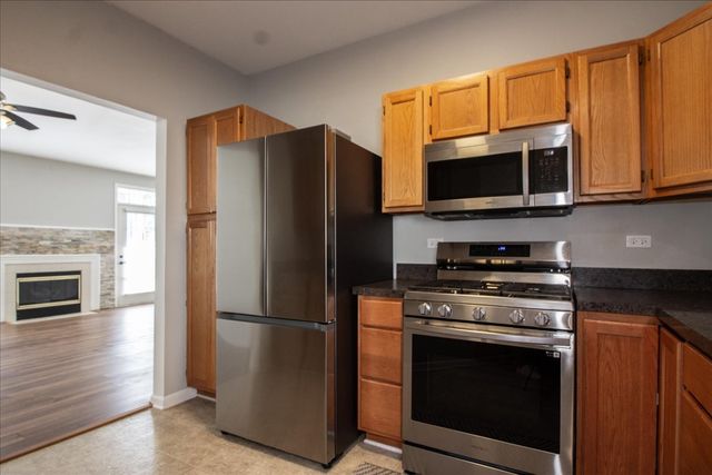 1216 Tennyson Lane 1216, Naperville, IL 60540
