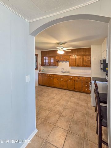 1928 Princeton Rd, Maryville, TN 37801