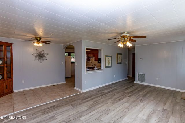 1928 Princeton Rd, Maryville, TN 37801
