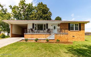 1928 Princeton Rd, Maryville, TN 37801