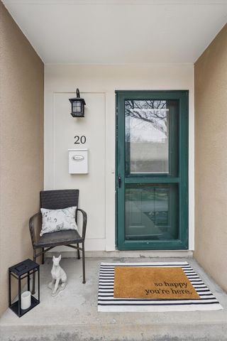 20 Oak Tree Court 20, Elmhurst, IL 60126