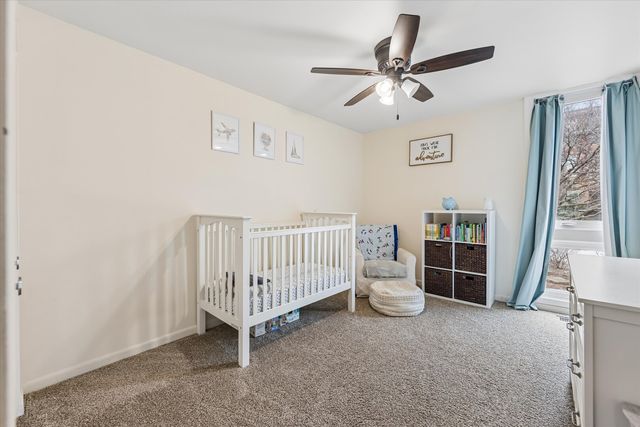 20 Oak Tree Court 20, Elmhurst, IL 60126