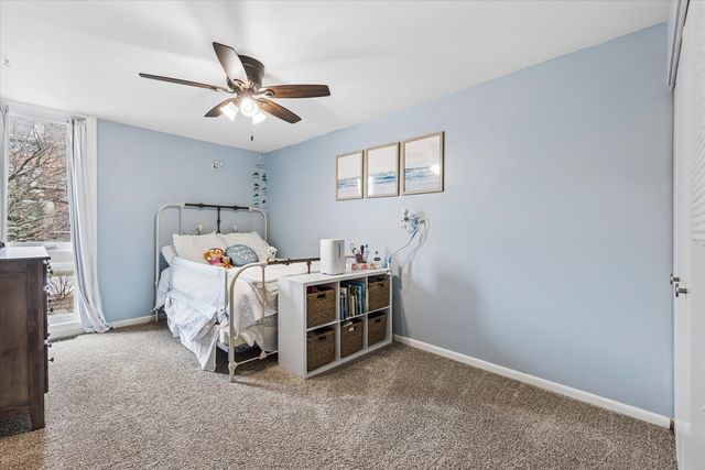 20 Oak Tree Court 20, Elmhurst, IL 60126