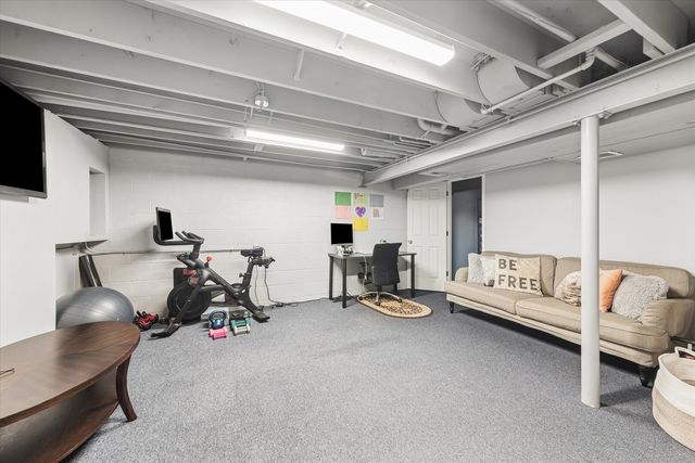 20 Oak Tree Court 20, Elmhurst, IL 60126