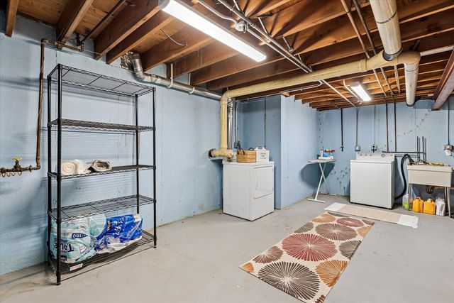 20 Oak Tree Court 20, Elmhurst, IL 60126