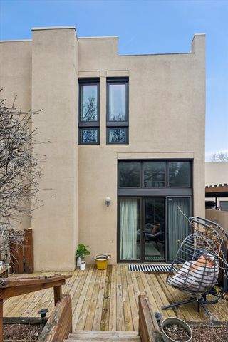 20 Oak Tree Court 20, Elmhurst, IL 60126