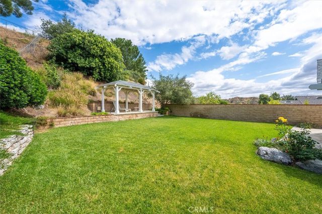 21735 Whey, Saugus, CA 91350
