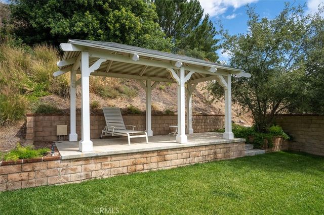 21735 Whey, Saugus, CA 91350