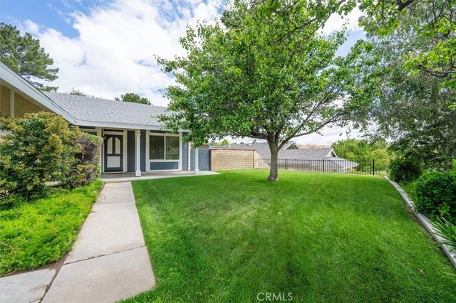 21735 Whey, Saugus, CA 91350