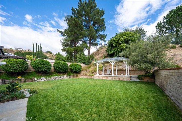 21735 Whey, Saugus, CA 91350