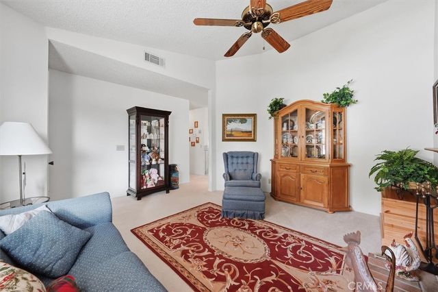 21735 Whey, Saugus, CA 91350