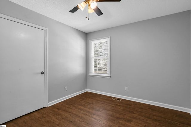 407 Old Paris Mountain Road, Greenville, SC 29609