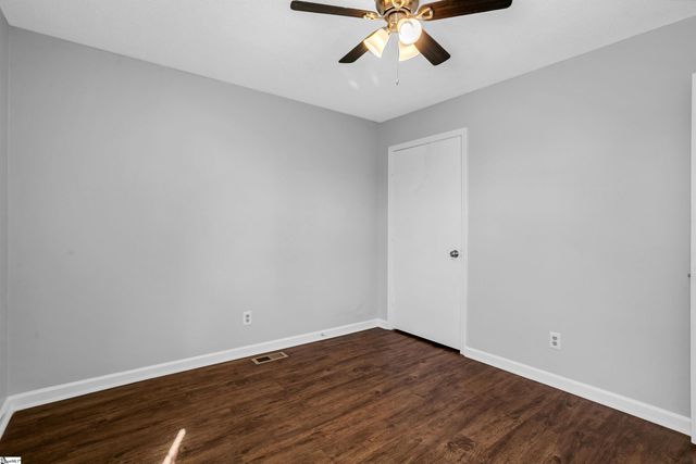 407 Old Paris Mountain Road, Greenville, SC 29609