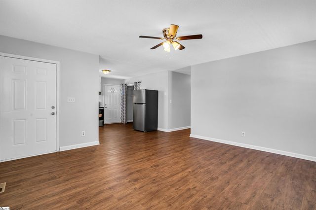 407 Old Paris Mountain Road, Greenville, SC 29609