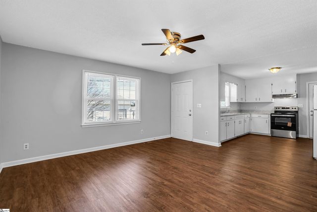 407 Old Paris Mountain Road, Greenville, SC 29609