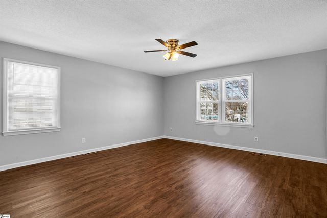 407 Old Paris Mountain Road, Greenville, SC 29609