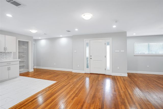 8507 Medford Drive, Houston, TX 77033