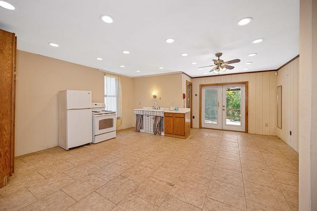 5314 J St, Sacramento, CA 95819