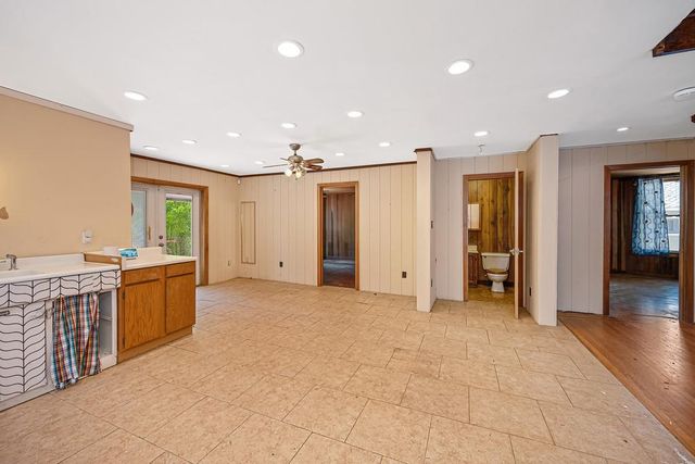 5314 J St, Sacramento, CA 95819