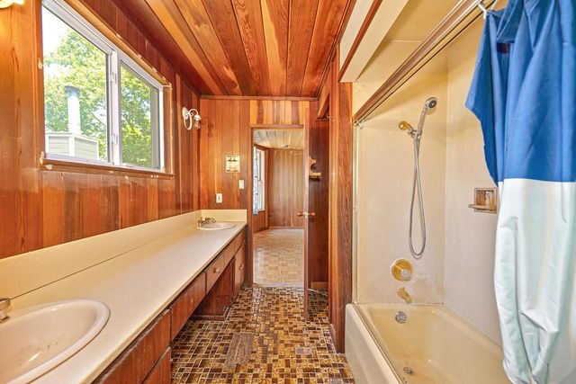 5314 J St, Sacramento, CA 95819