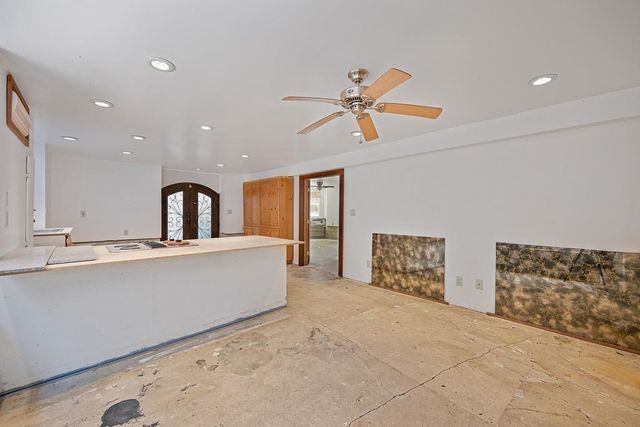 5314 J St, Sacramento, CA 95819