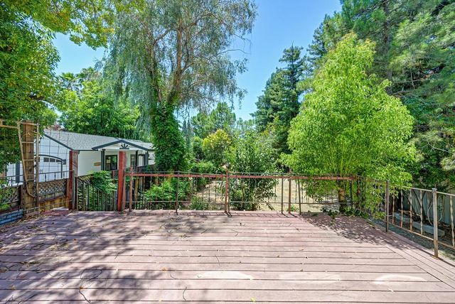 5314 J St, Sacramento, CA 95819