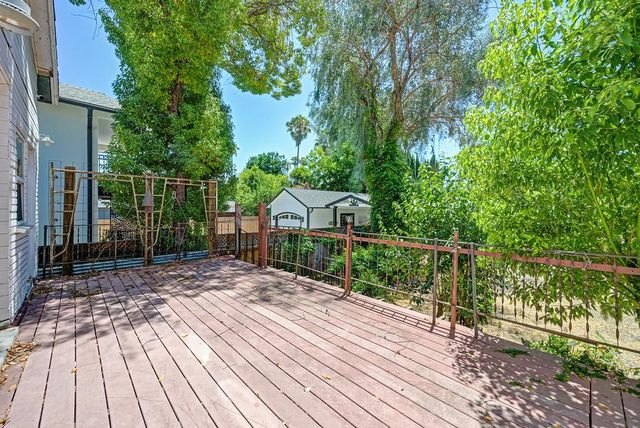 5314 J St, Sacramento, CA 95819