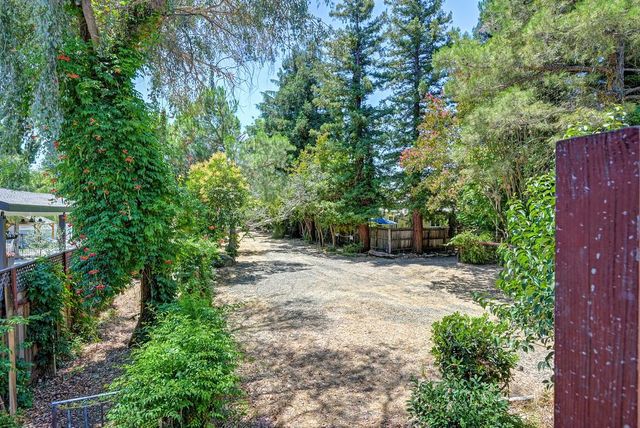 5314 J St, Sacramento, CA 95819