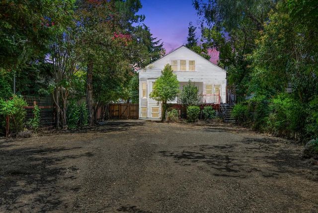 5314 J St, Sacramento, CA 95819