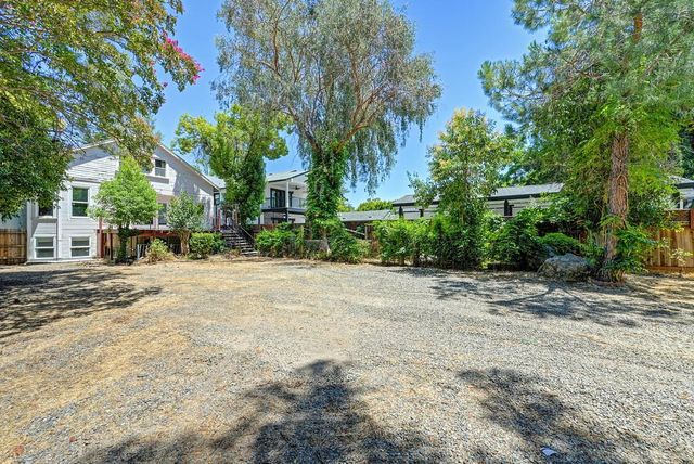 5314 J St, Sacramento, CA 95819