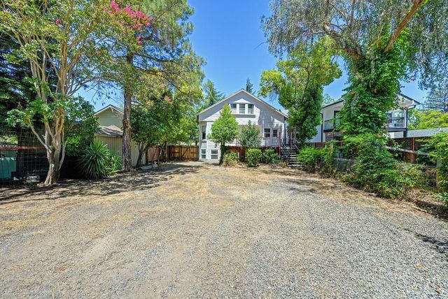 5314 J St, Sacramento, CA 95819
