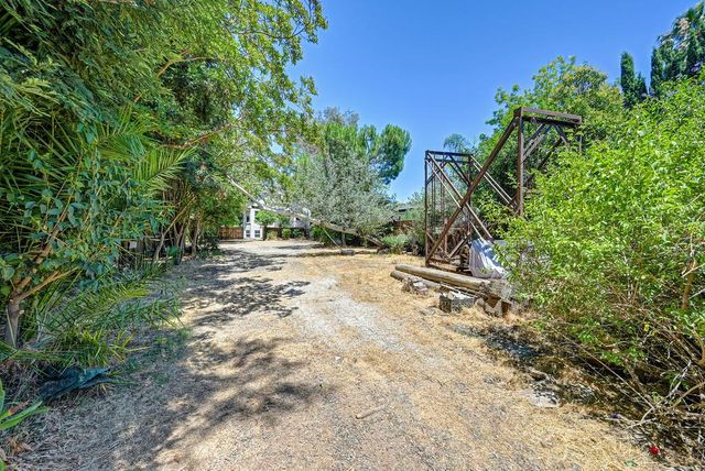 5314 J St, Sacramento, CA 95819