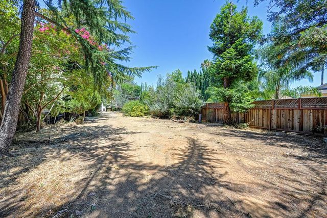 5314 J St, Sacramento, CA 95819