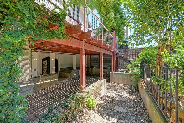 5314 J St, Sacramento, CA 95819