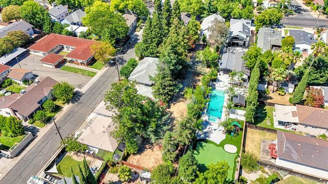 5314 J St, Sacramento, CA 95819