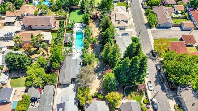 5314 J St, Sacramento, CA 95819