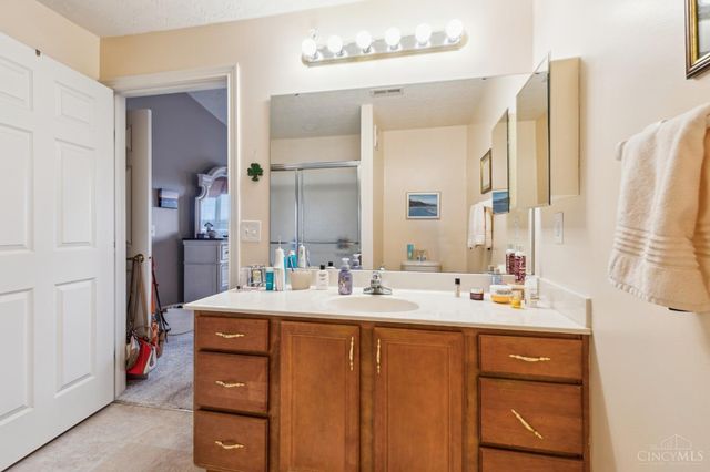 3498 Chestnut Park Lane, Miami Twp, OH 45002