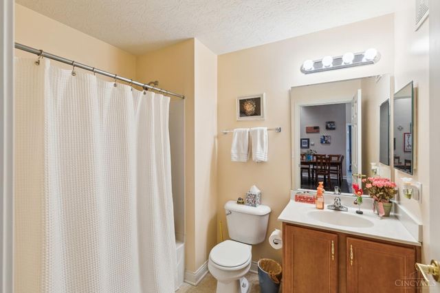 3498 Chestnut Park Lane, Miami Twp, OH 45002