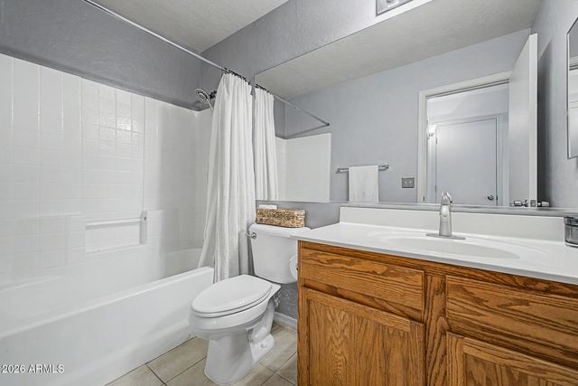 8527 E CLOVIS Avenue, Mesa, AZ 85208