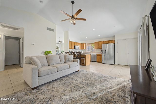 8527 E CLOVIS Avenue, Mesa, AZ 85208